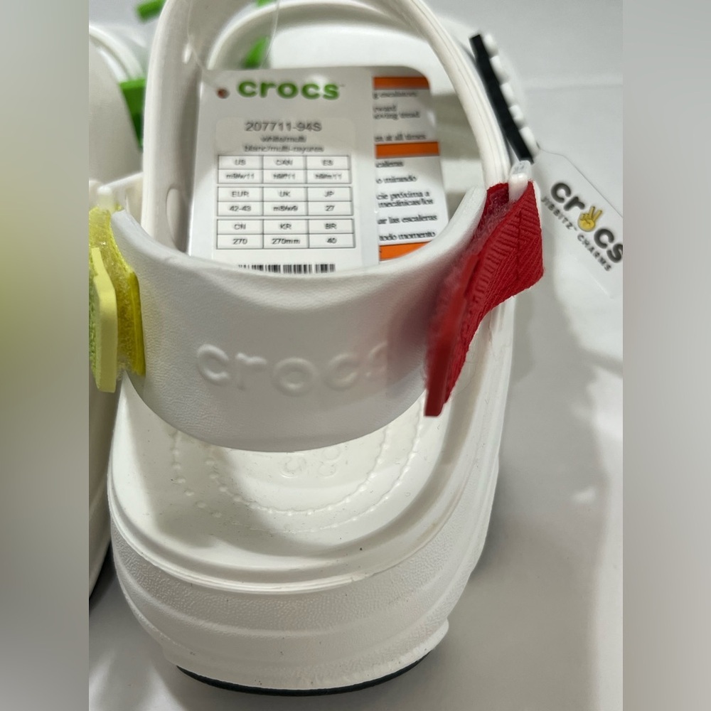 CROCS White Sandals with Adjustable Straps and Ventilation - Picture 6 of 14